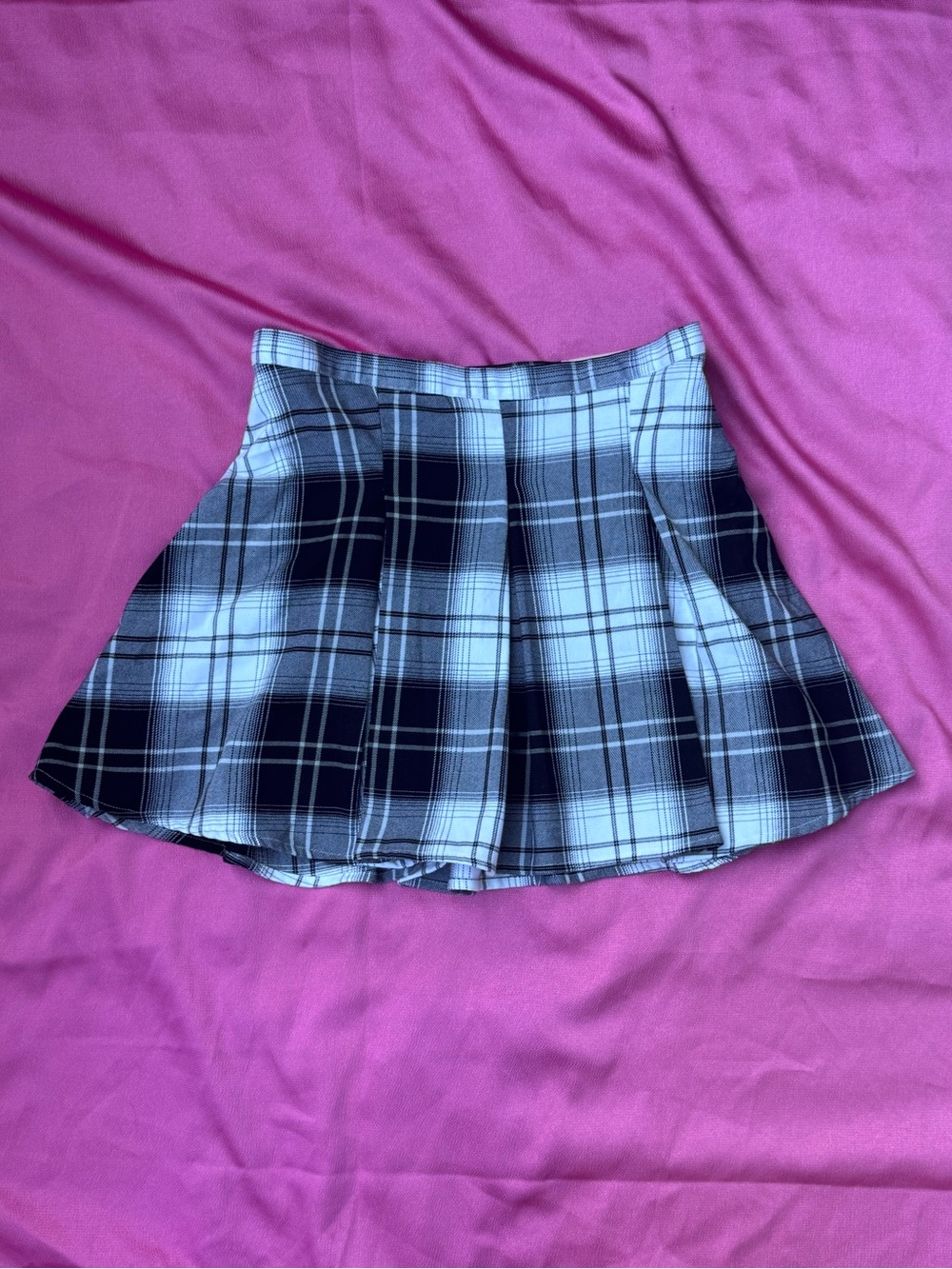 NWT🖤Black & White Plaid Pleated Skater Skirt🖤